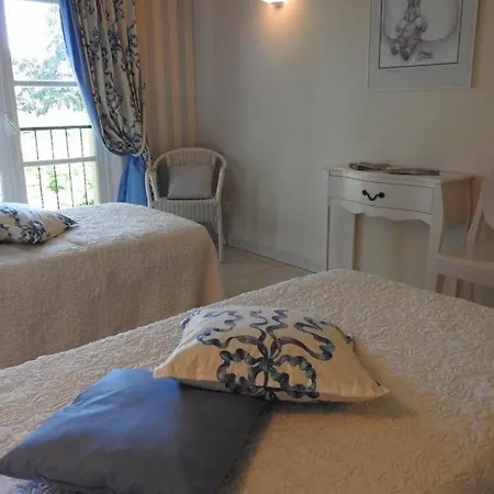 D'hotes Pin Parasol Oda ve Kahvaltı